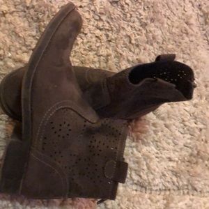 Arizona Size 7 Booties